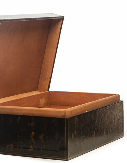 Picture of LAWRENCE & SCOTT BLACK INSCRIPTION LEATHER BOX (16")